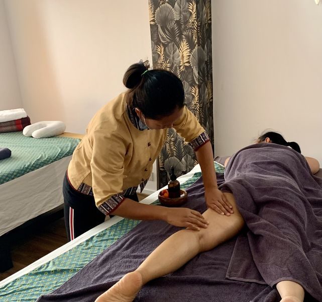 Massage traditionnel Thaïlandais - Colin Kanlaya