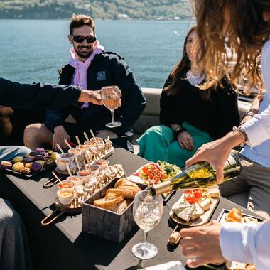 Water taxi / Annecy Lounge Boat