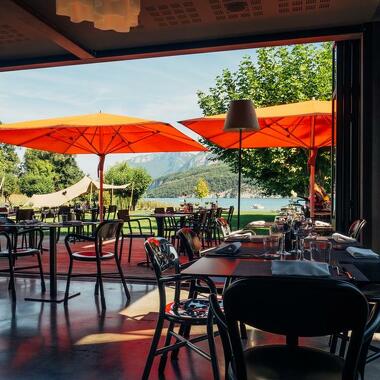 Les Parasols