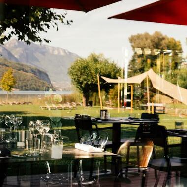 Les Parasols