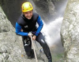 Expert canyoning: adrenaline and learning