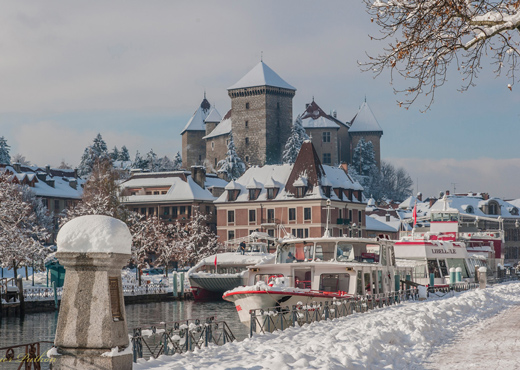 Le port d'Annecy sous la neige