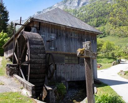 Ancien moulin à eau à Entrevernes