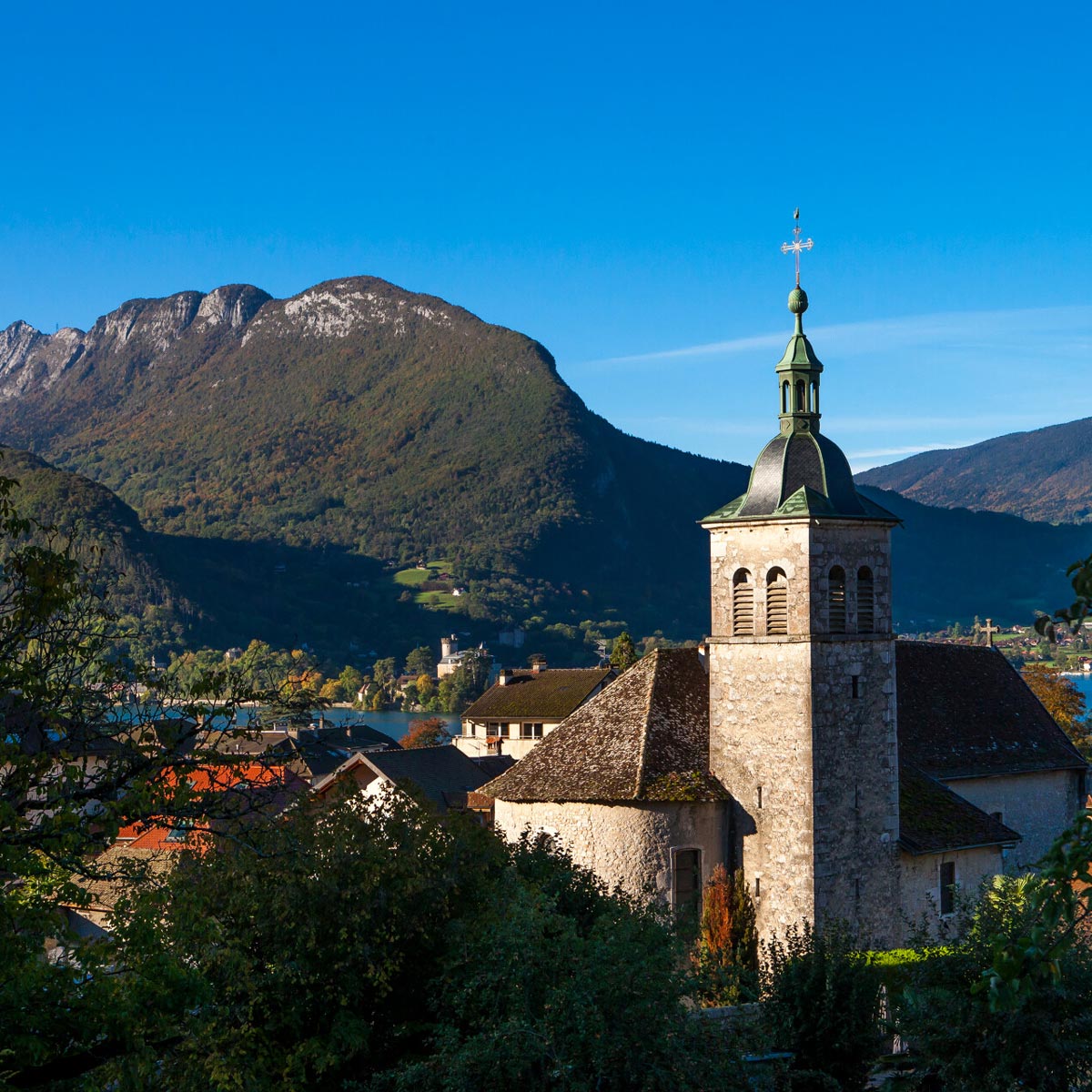 Talloires, sur la rive ouest du lac d'Annecy